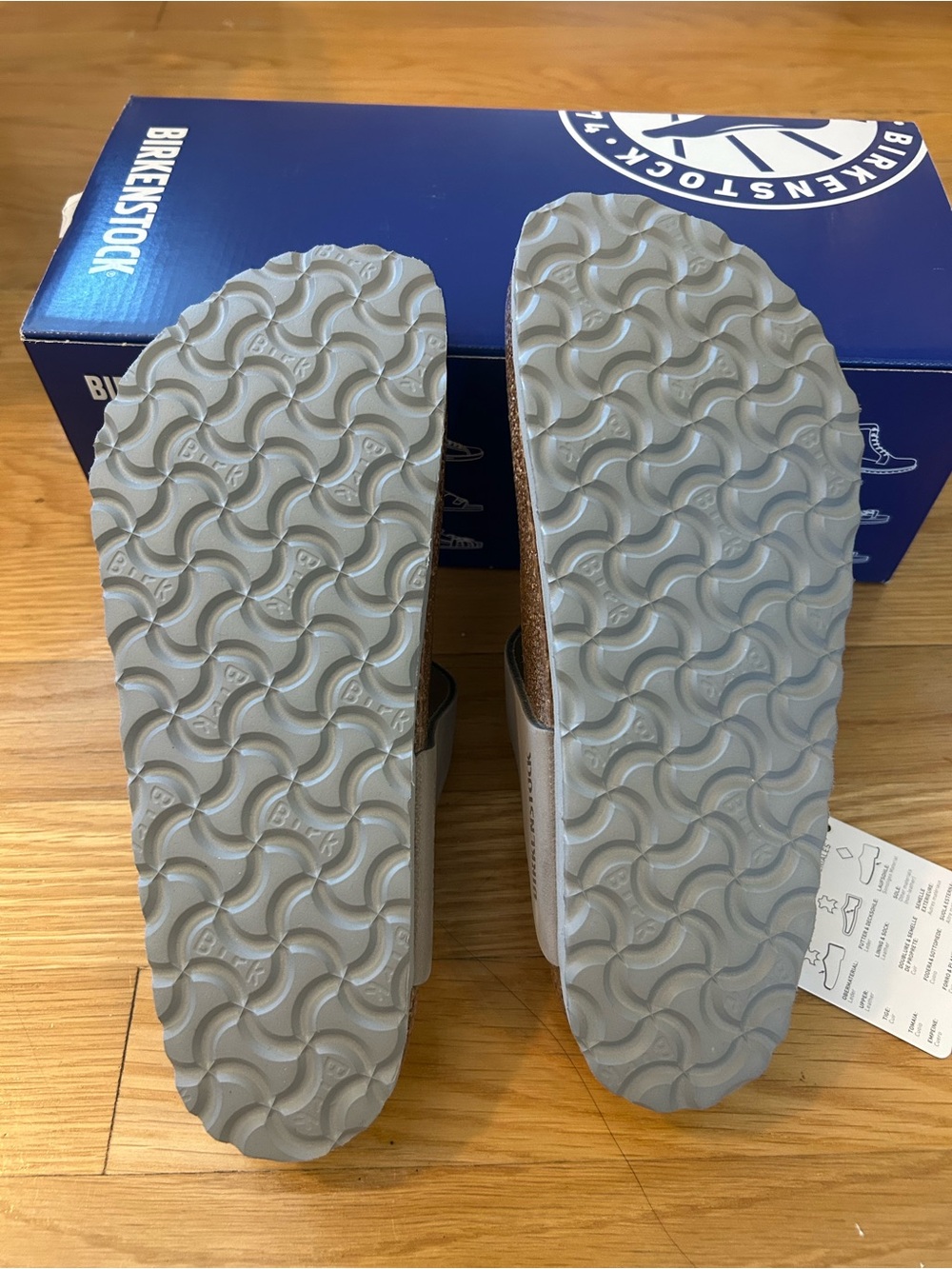 NWT Birkenstock Gizeh Women’s Nubuck Sandals in Dove grey - Picture 4 of 5